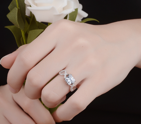 Zircon Ring for Women - Stylish Diamond Ring