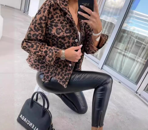 Women’s Leopard Print Denim Jacket – Relaxed-Fit Casual Winter Jeans Jacket, S–XL