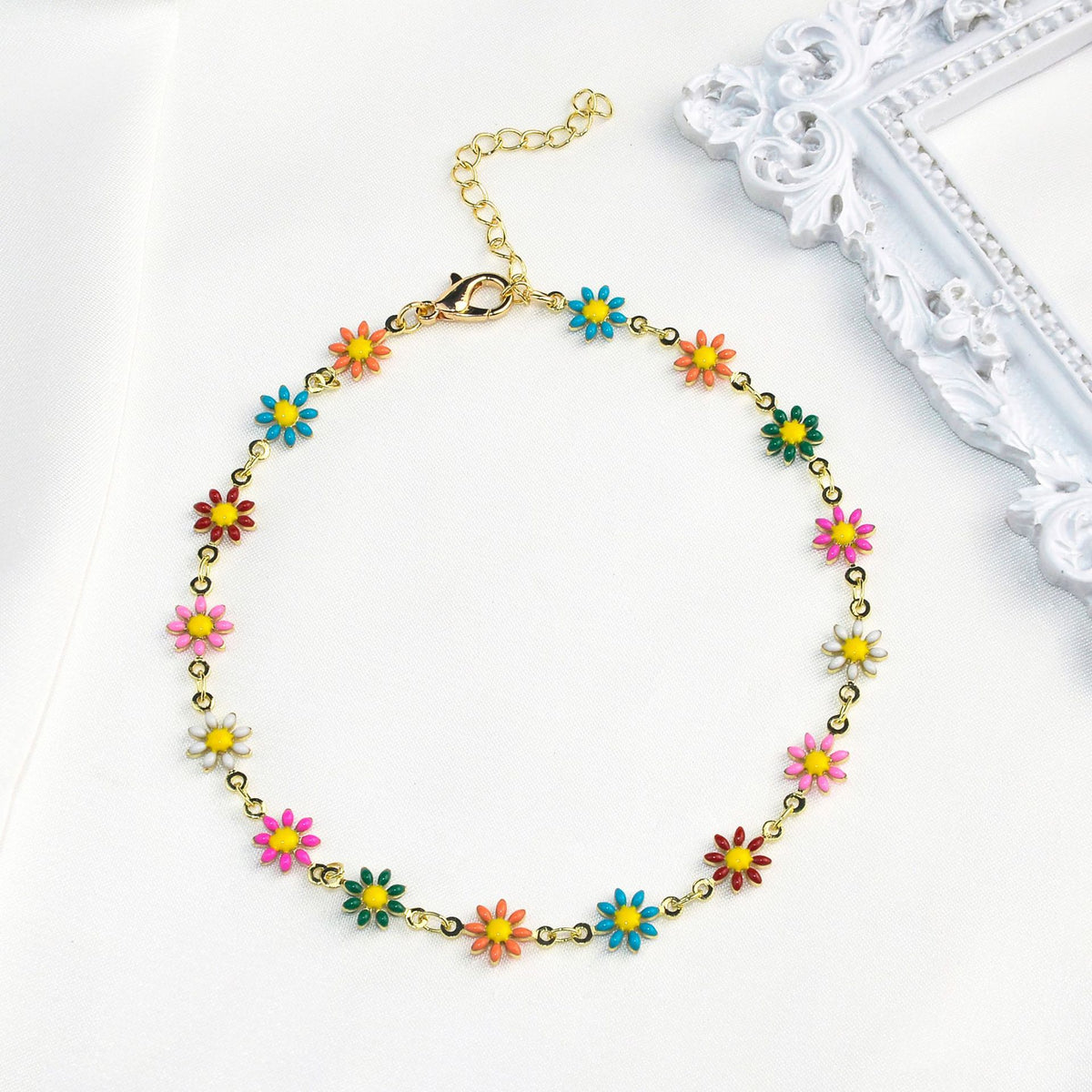 Little Daisy Anklet - Simple and Fashionable Accessory