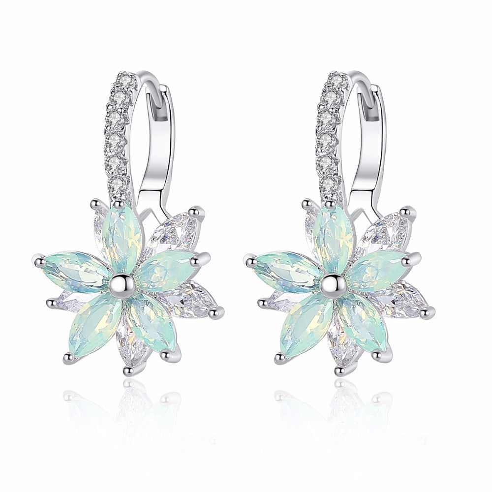 Snowflake Zirconium Stud Earrings for Women – Elegant Sparkling Jewelry