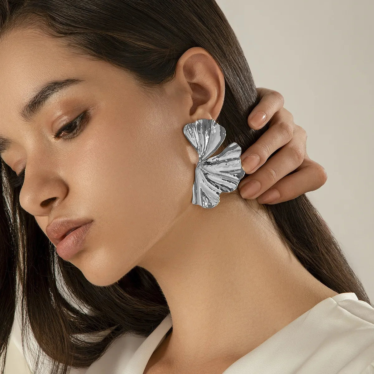 Flower Pattern Earrings for Women – Elegant Floral Statement Jewelry