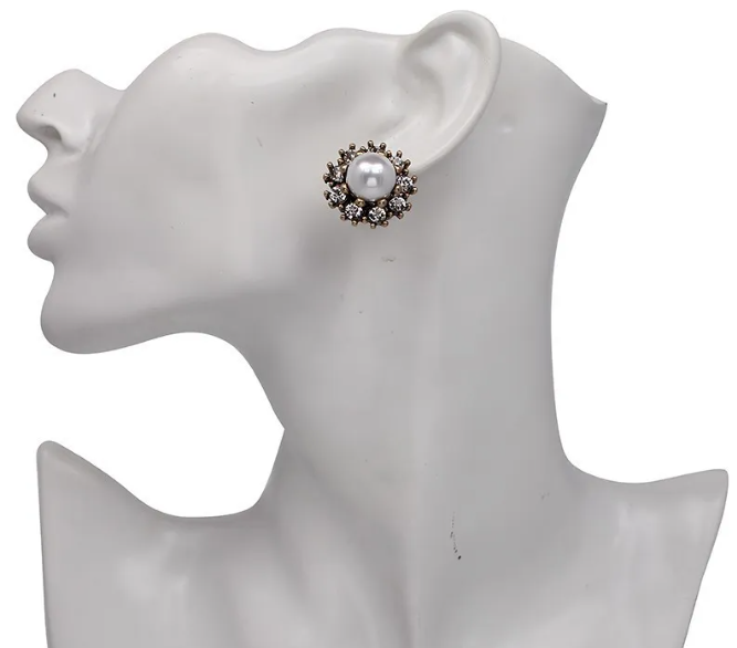 Simple Rhinestone Earrings for Women – Elegant Sparkling Fashion Jewelry