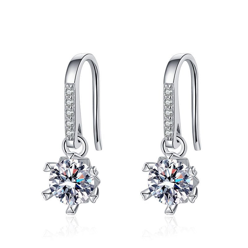 S925 Silver Daisy Moissanite Stud Earrings – 0.5 Carat Sparkling Floral Jewelry