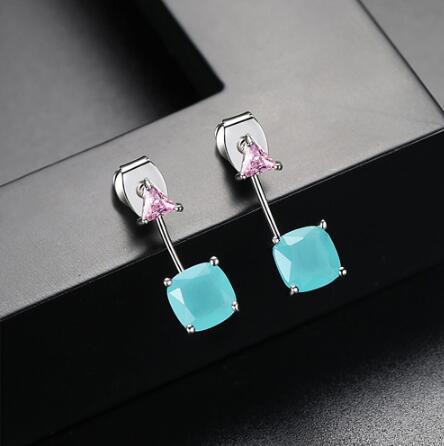 Lilac Flower Diamond-Style Earrings for Women – Elegant Floral Statement Jewelry