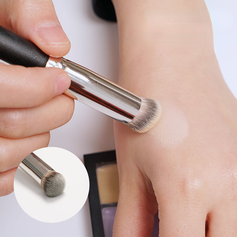 Beveled Foundation & Concealer Makeup Brush – Seamless Coverage Tool
