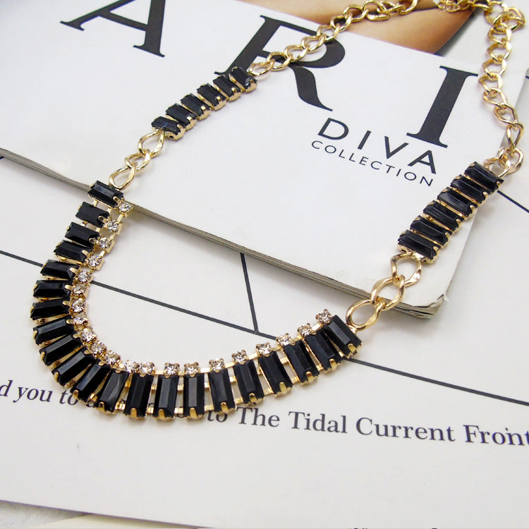 Luxury Resin Rhinestone Short Choker Necklace for Women