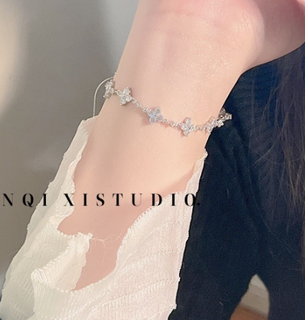 Women’s Adjustable Silver Shining Bracelet – Korean Style Fashion Jewelry