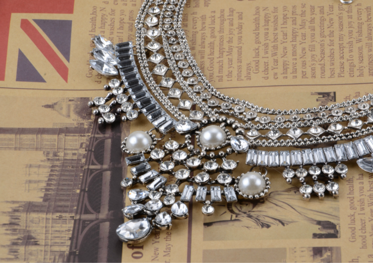 Exaggerated Alloy Pearl Women's Choker Necklace