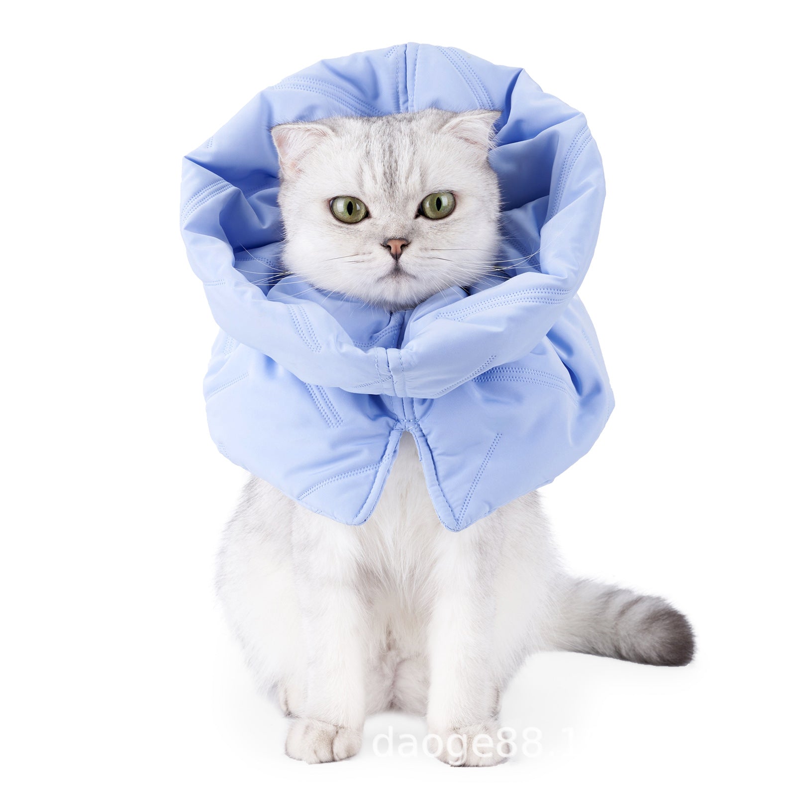 Warm Cat Collar Scarf – Soft Woven Neck Warmer for Cats, Post-Surgery Comfort & Everyday Wear