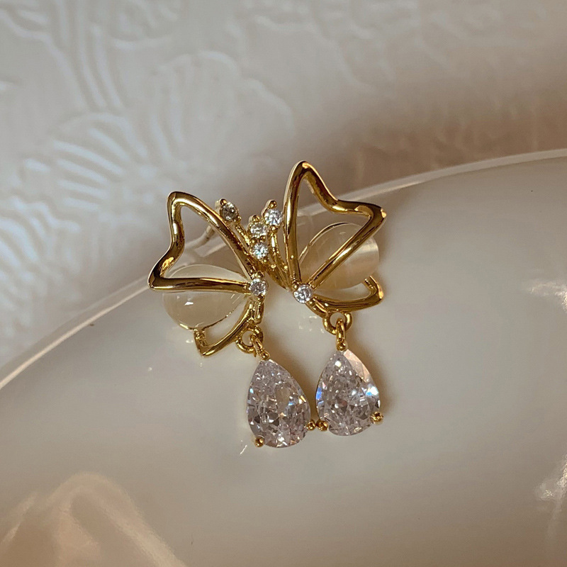 Butterfly Pearl Rhinestone Earrings – Elegant Sparkling Jewelry – USA