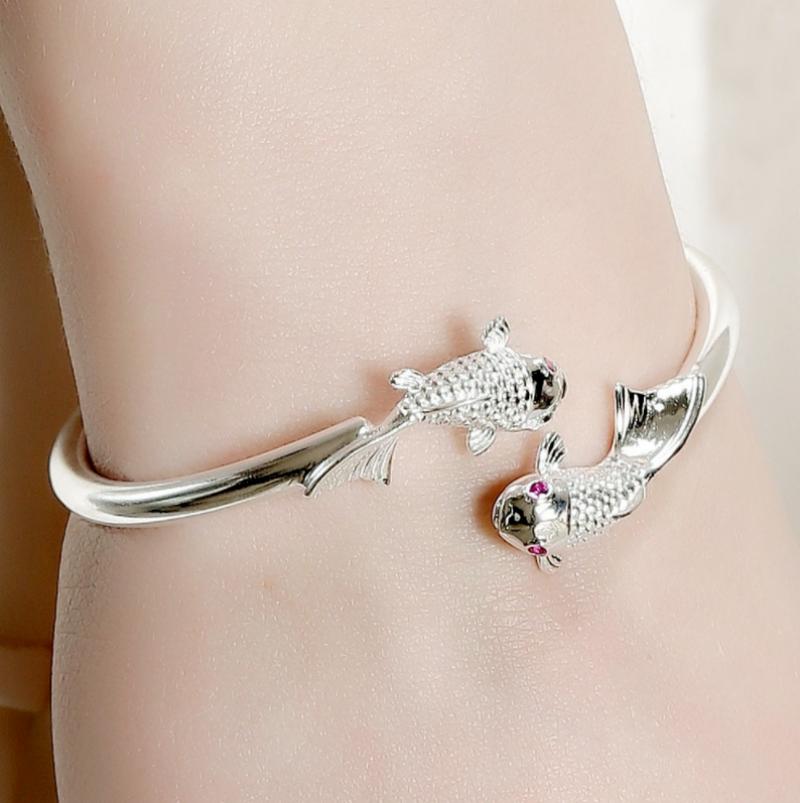 Carp Metal Bracelet for Women – Silver Geometric Electroplated Statement Bracelet