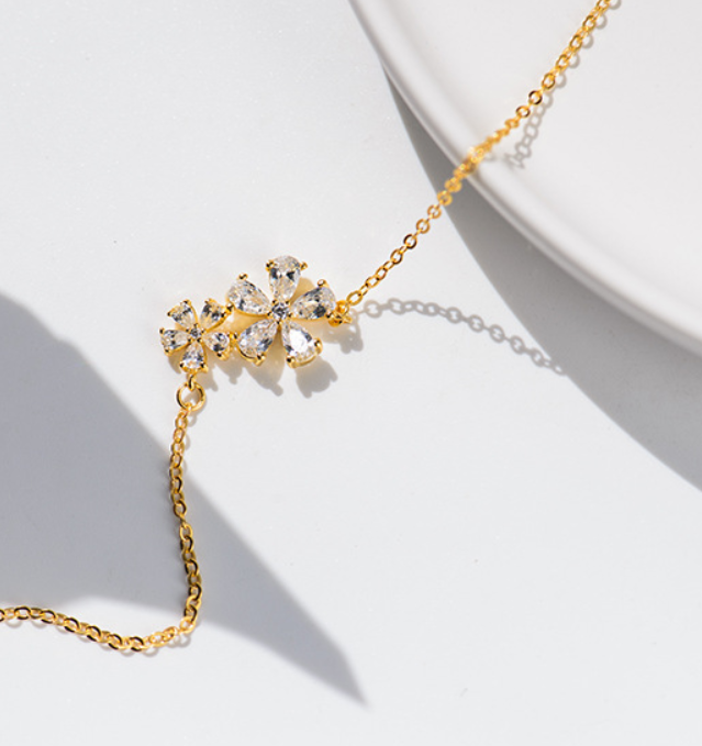Trendy Choker Necklace for Unique Style