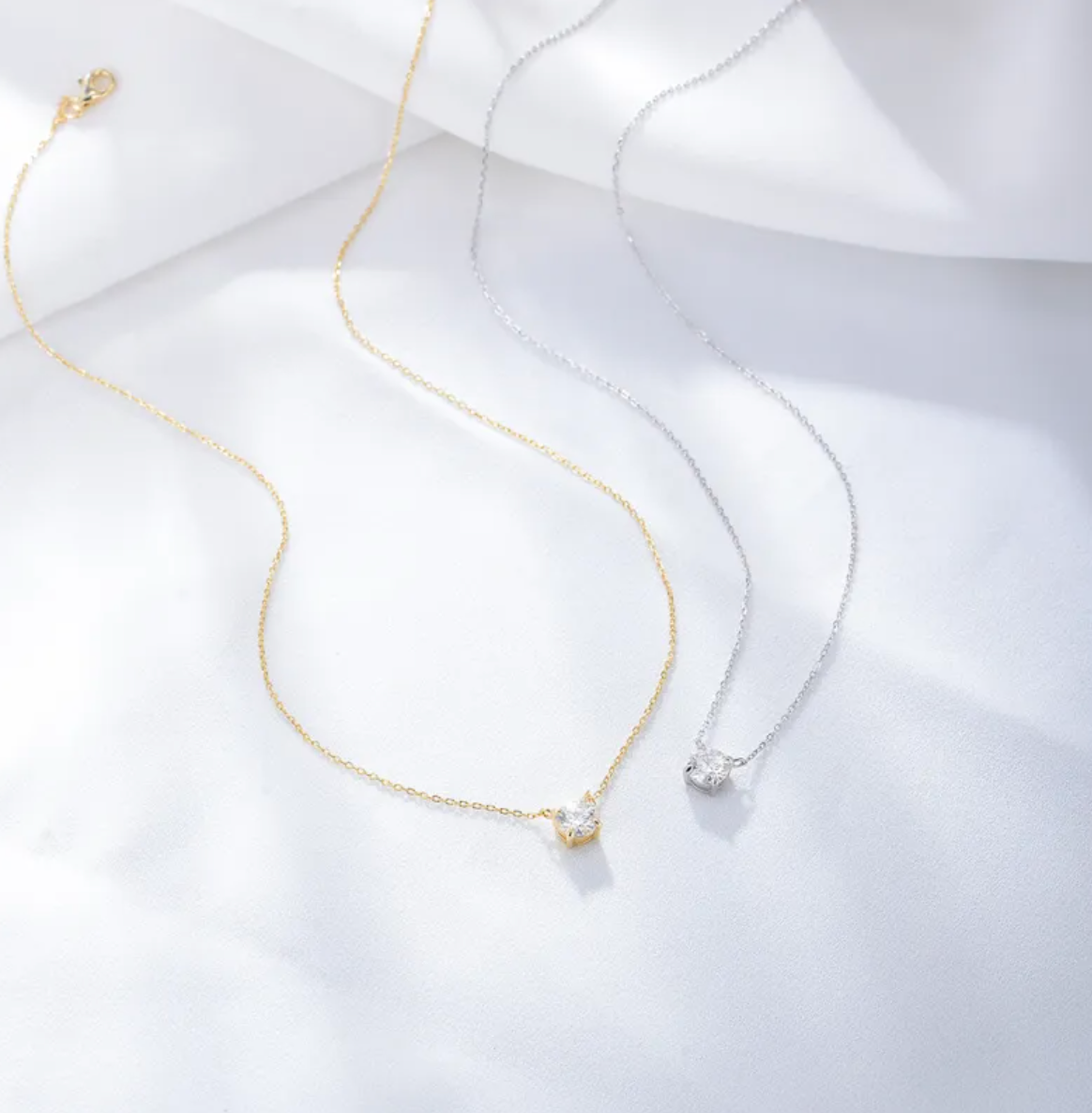 Zircon Round Pendant Necklace