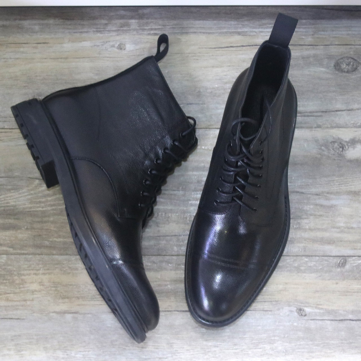 Men’s Black Round-Toe Formal Leather Boots – Classic Dress Footwear