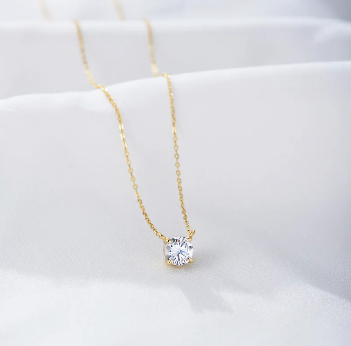 Zircon Round Pendant Necklace