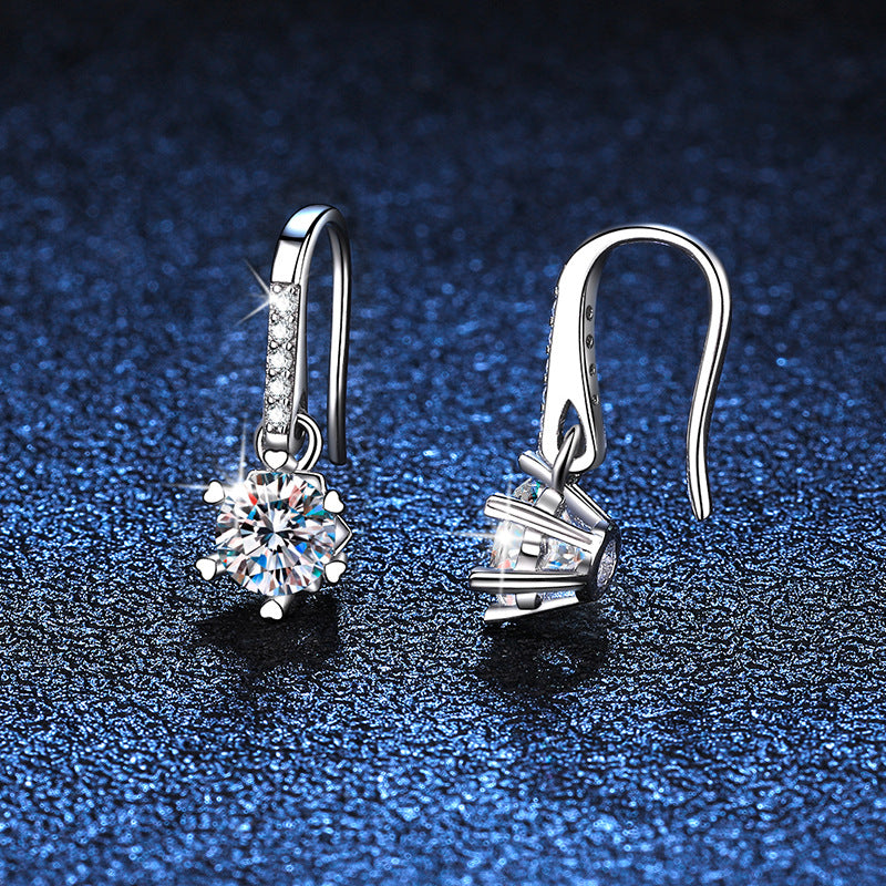 S925 Silver Daisy Moissanite Stud Earrings – 0.5 Carat Sparkling Floral Jewelry