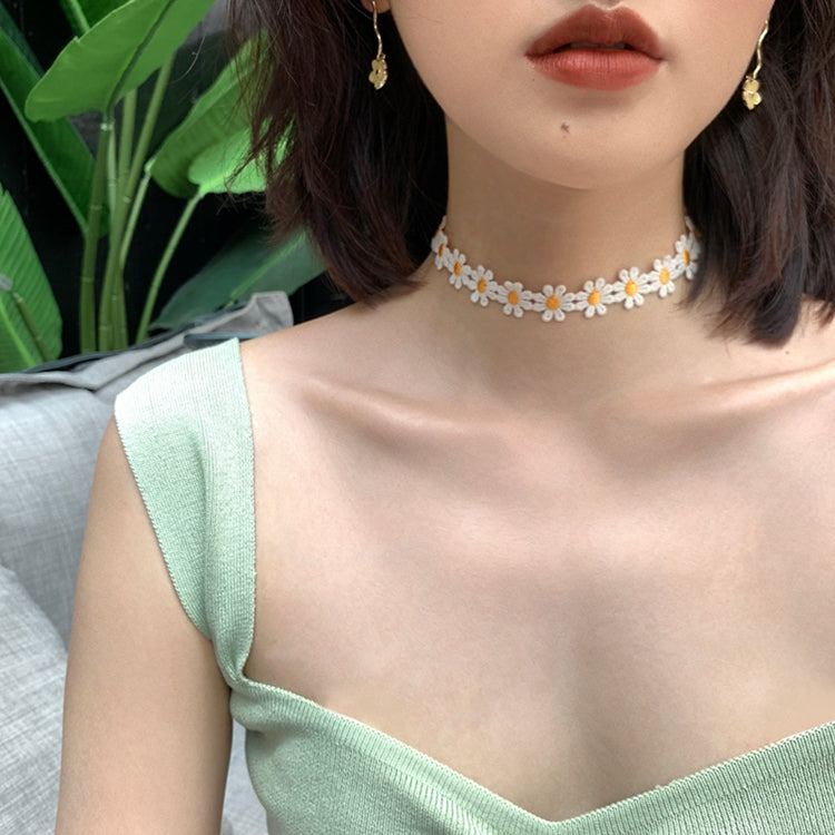 Daisy Lace Flower Choker Necklace for Women