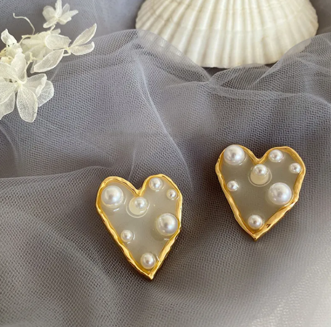 French Retro Pearl Earrings for Women – Elegant Vintage-Inspired Jewelry