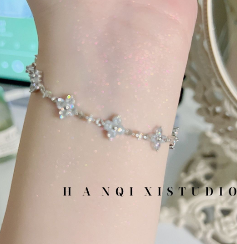 Women’s Adjustable Silver Shining Bracelet – Korean Style Fashion Jewelry