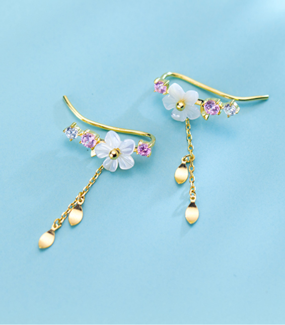 Shell Flower Earrings for Women – Elegant Floral Statement Jewelry