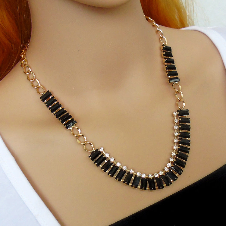 Luxury Resin Rhinestone Short Choker Necklace for Women