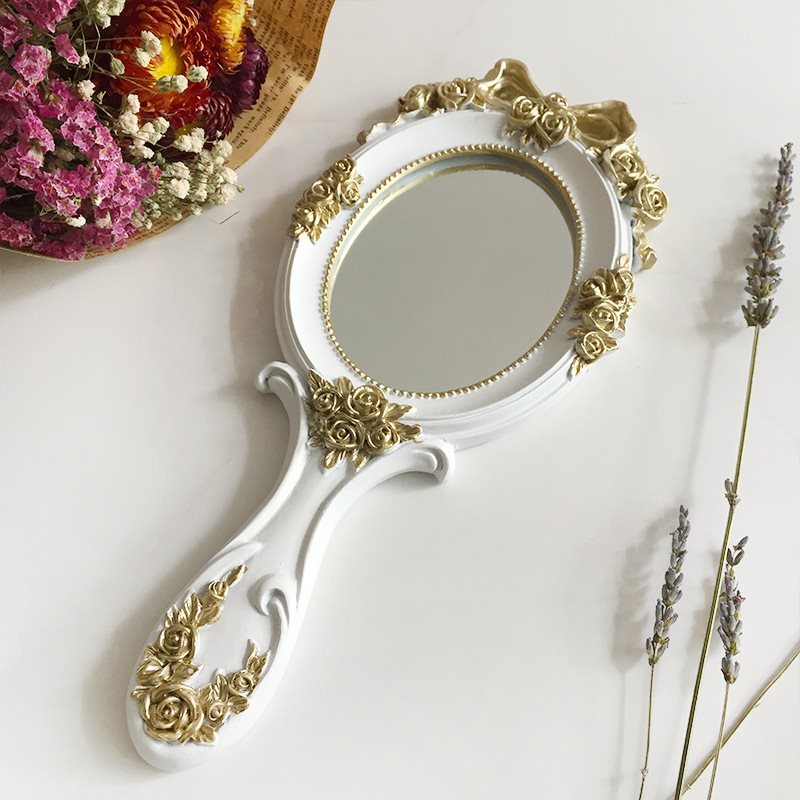 European Creative Makeup Mirror with Mini Handle