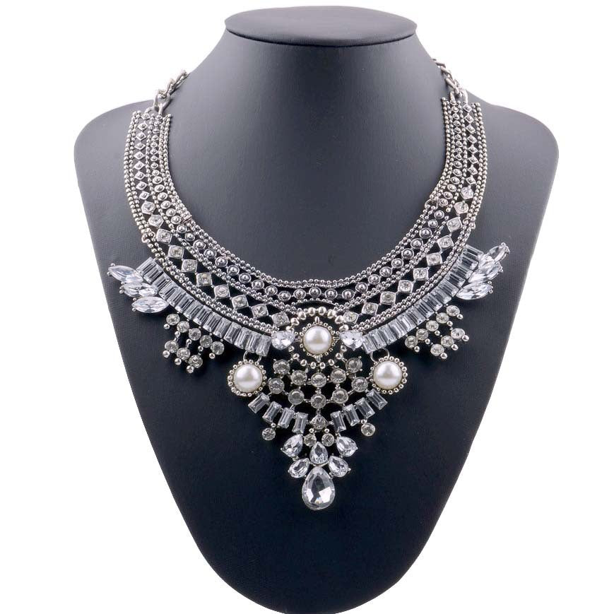 Exaggerated Alloy Pearl Women's Choker Necklace