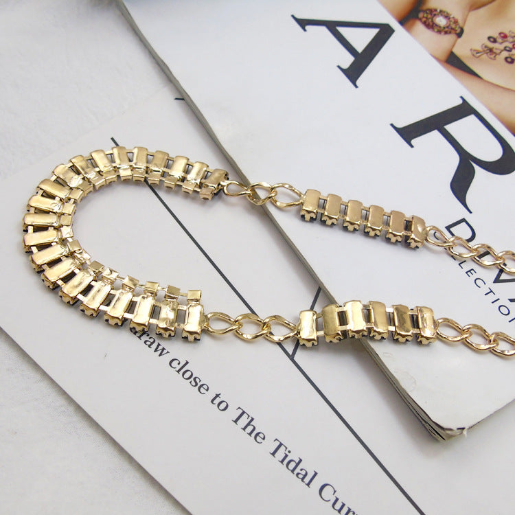 Luxury Resin Rhinestone Short Choker Necklace for Women