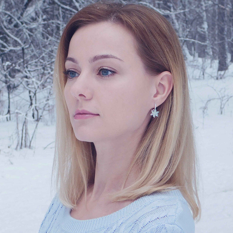 Snowflake Zirconium Stud Earrings for Women – Elegant Sparkling Jewelry
