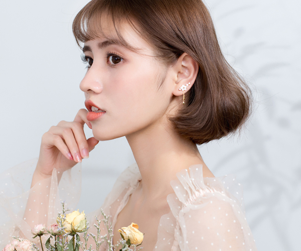 Shell Flower Earrings for Women – Elegant Floral Statement Jewelry