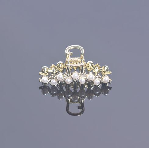 Pearl Hair Clips with Rhinestones & Heart Design – Elegant Women's Hair Accessories