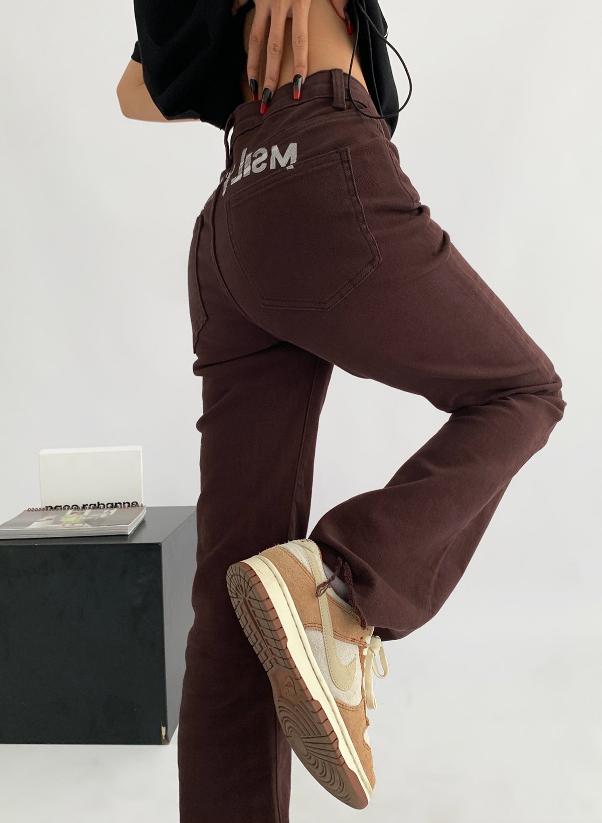 Women’s Slim-Fit Printed Jeans – Curve-Hugging Fashion Pants in Black, Brown & Green, S–L