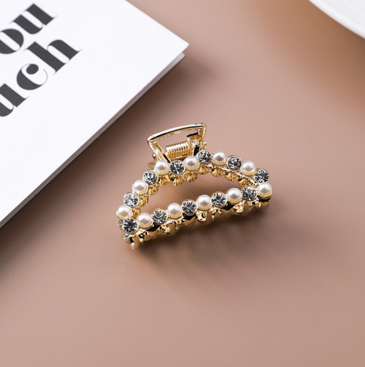 Pearl Hair Clips with Rhinestones & Heart Design – Elegant Women's Hair Accessories