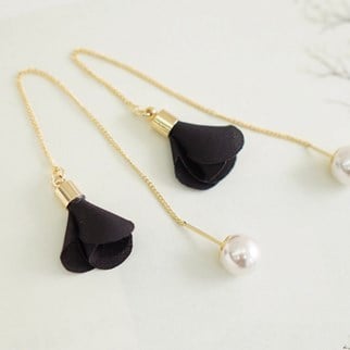 Pearl Tassel Earrings for Women – Elegant Long Dangle Statement Jewelry