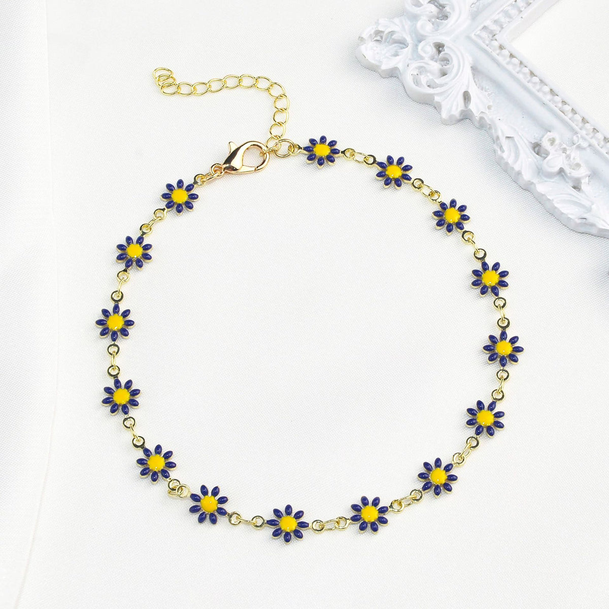Little Daisy Anklet - Simple and Fashionable Accessory
