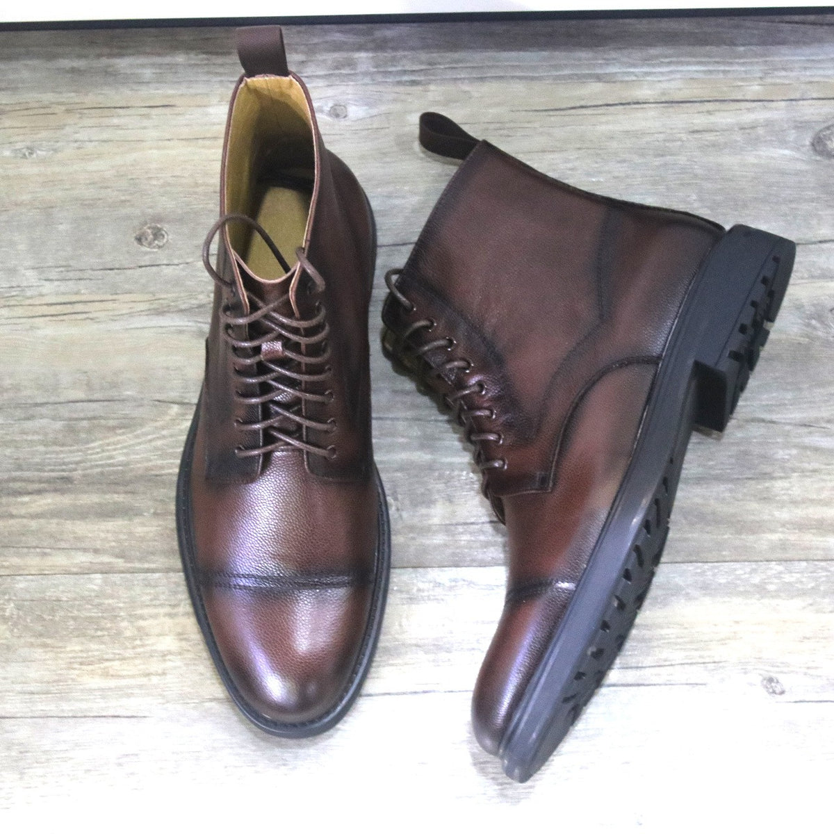 Men’s Black Round-Toe Formal Leather Boots – Classic Dress Footwear