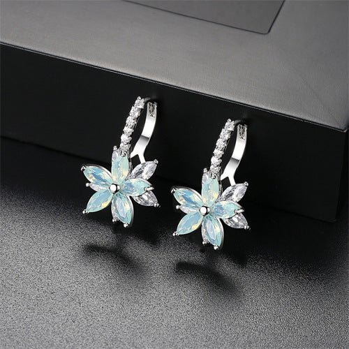 Snowflake Zirconium Stud Earrings for Women – Elegant Sparkling Jewelry