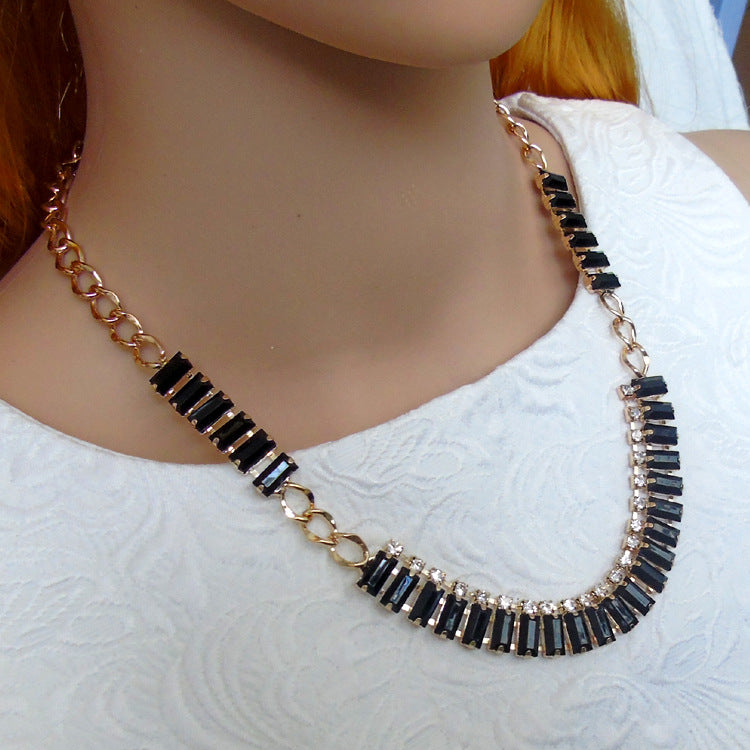 Luxury Resin Rhinestone Short Choker Necklace for Women