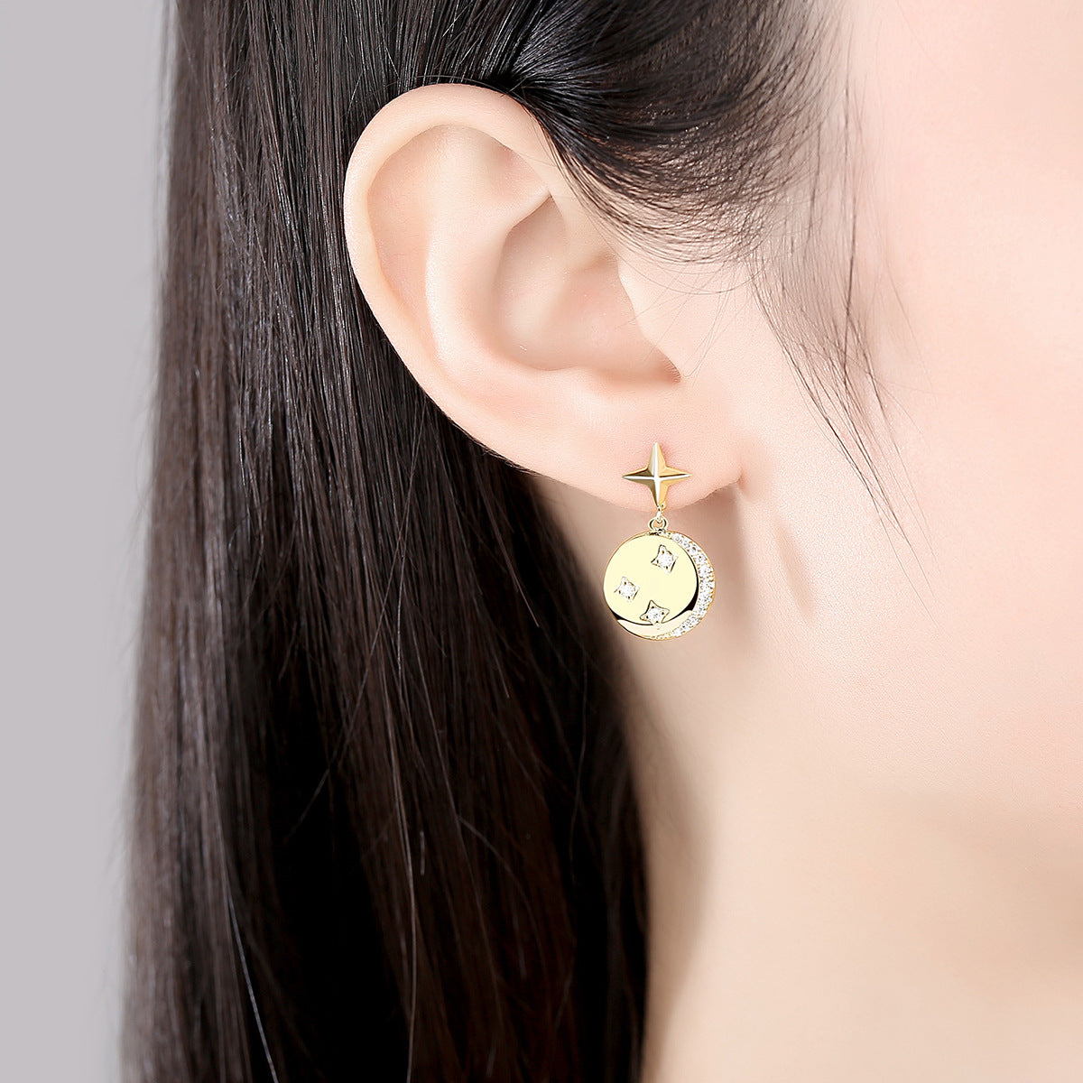 Korean-Style Minimalist Zircon Earrings for Women – Elegant Sparkling Jewelry