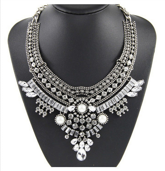 Exaggerated Alloy Pearl Women's Choker Necklace