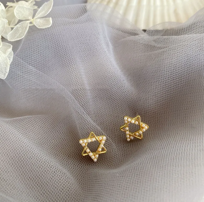 French Retro Pearl Earrings for Women – Elegant Vintage-Inspired Jewelry