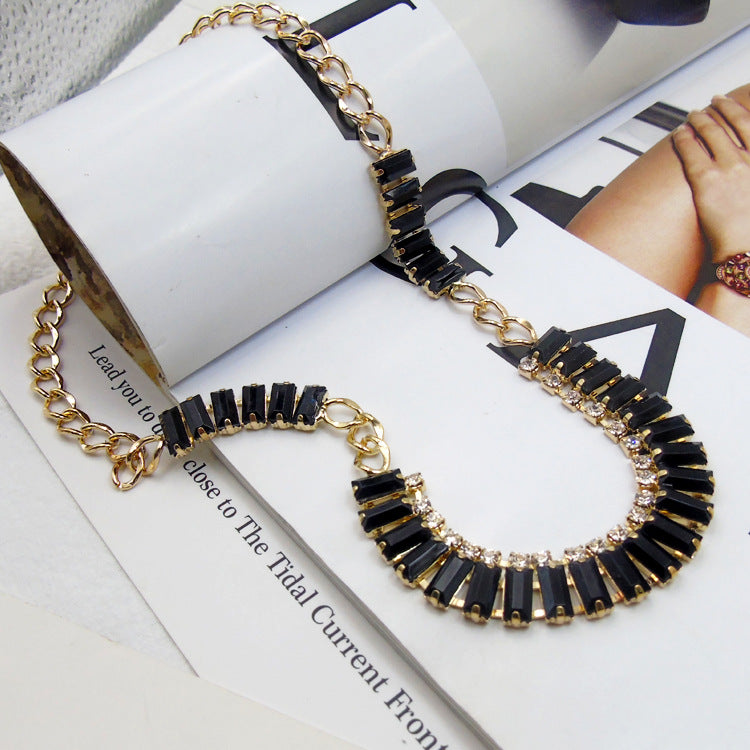 Luxury Resin Rhinestone Short Choker Necklace for Women