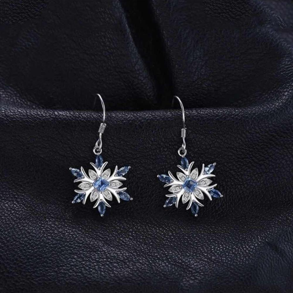 White Diamond-Style Earrings for Women – Elegant Sparkling Statement Jewelry