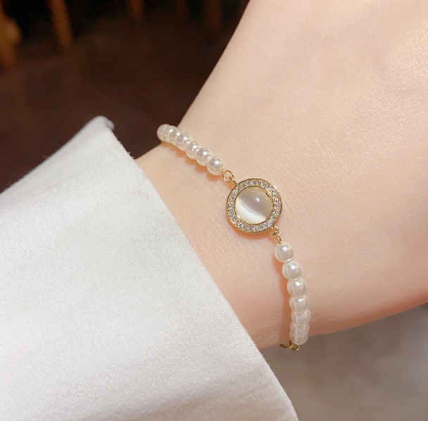 Women’s Cat’s Eye Stone Bracelet – Freshwater Pearl Style Fashion Jewelry