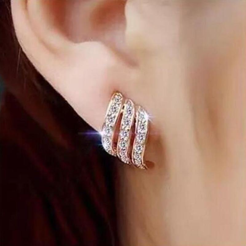 Feather Diamond-Style Stud Earrings for Women – Elegant Sparkling Jewelry