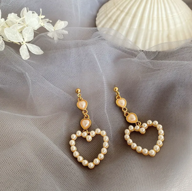 French Retro Pearl Earrings for Women – Elegant Vintage-Inspired Jewelry
