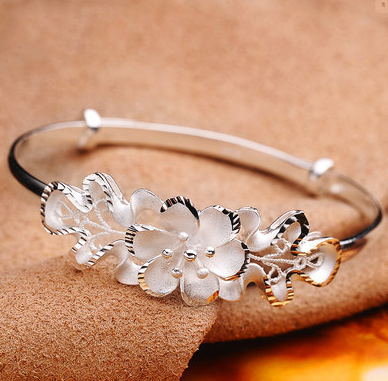 Adjustable Bracelet with Bougainvillea Design for Women