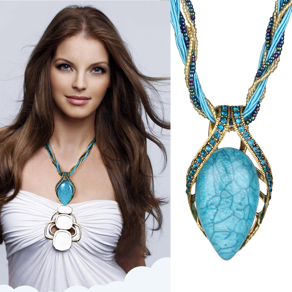 Vintage Bohemian Cat’s Eye Crystal Necklace – Korean-Inspired Statement Jewelry