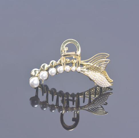 Pearl Hair Clips with Rhinestones & Heart Design – Elegant Women's Hair Accessories