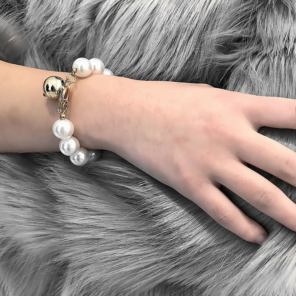 Irregular Pearl Bracelet for Stylish Women